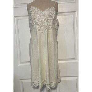 Vtg Vanity Fair Nightgown 38 L Off White Lace Trim Full Slip Dress USA Made 80s